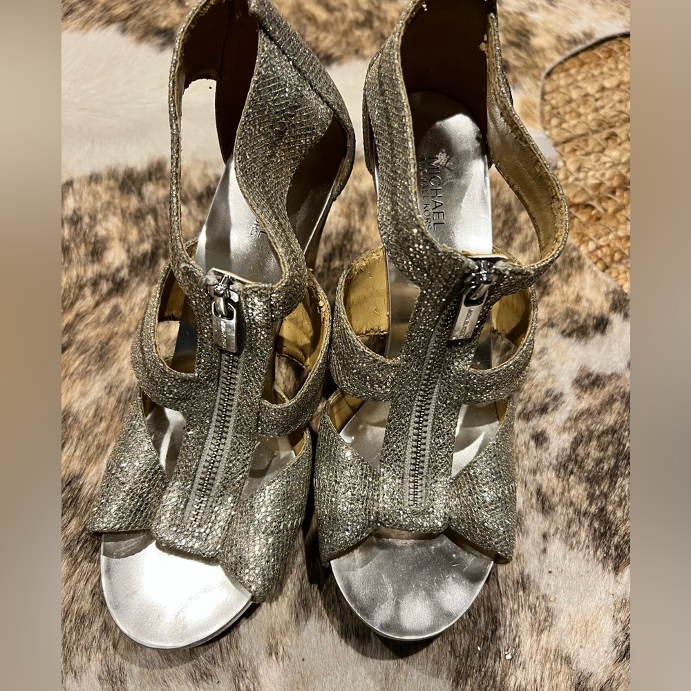 Michael Kors Berkley T-Strap platform dress sandals l 7.5